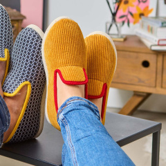 Charentaises Rétro Jaune – Chaussons côtelés vintage Made in France