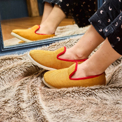 Charentaises Rétro Jaune – Chaussons côtelés vintage Made in France